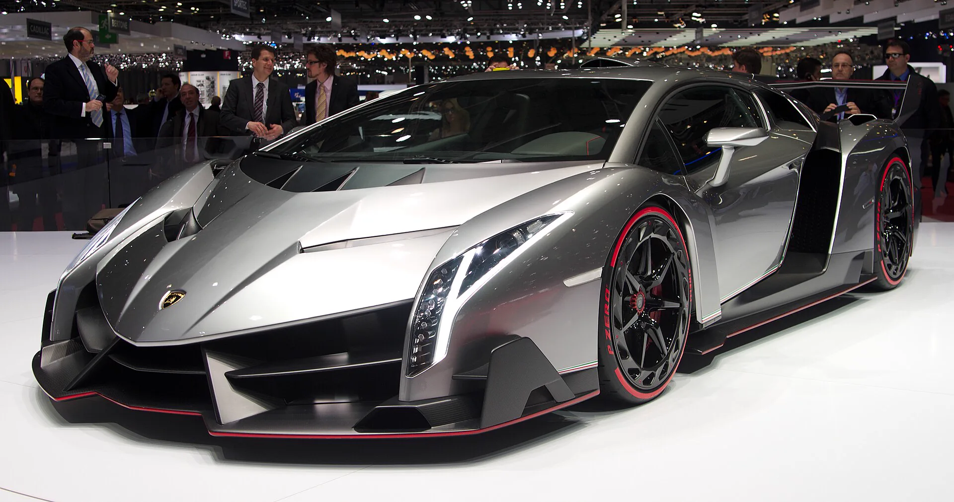 Lamborghini Veneno front three-quarter, full body