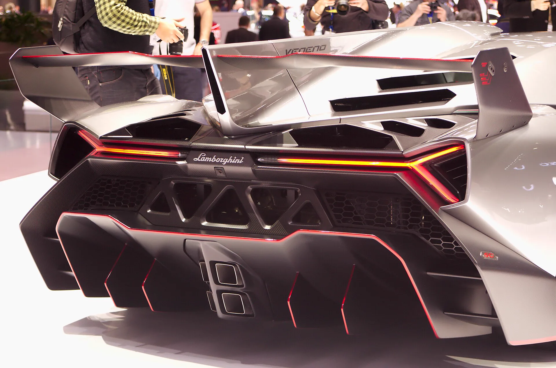 Veneno rear with quad exhaust and diffuser