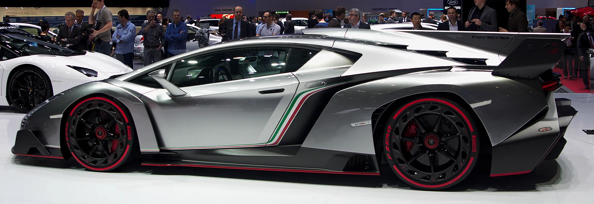Veneno side profile